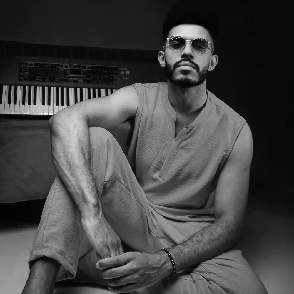 Henrique Mota, a skilled pianist and composer from Brazil, is known for his contributions to jazz and fusion music, with notable collaborations and innovative projects showcasing his improvisational talent.